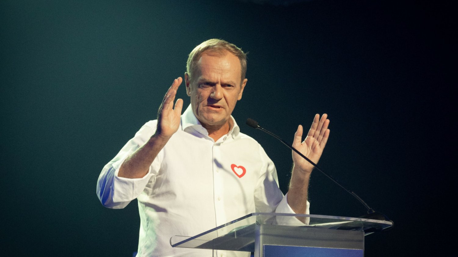 Donald Tusk skorzystał z zamieszania wokół Niedzielskiego i wbił szpilę ministrowi zdrowia.