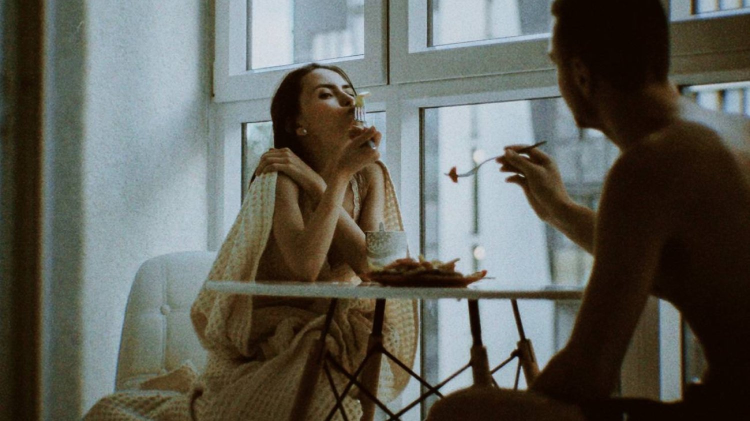 Dawn dating to trend w randkowaniu rano. Single umawiają się na śniadanie