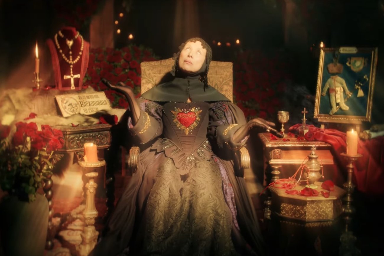 Nowy klip z serialu "1670". Żona Jana Pawła składa życzenia z okazji Walentynek