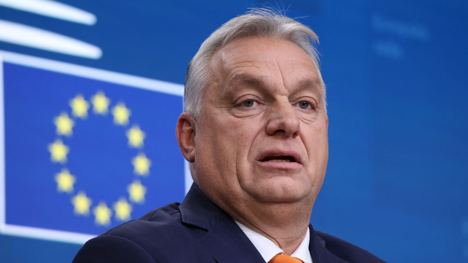 Orbán przed wyborami chwyta się wszystkiego. Teraz wyciągnął matkę przed kamerę