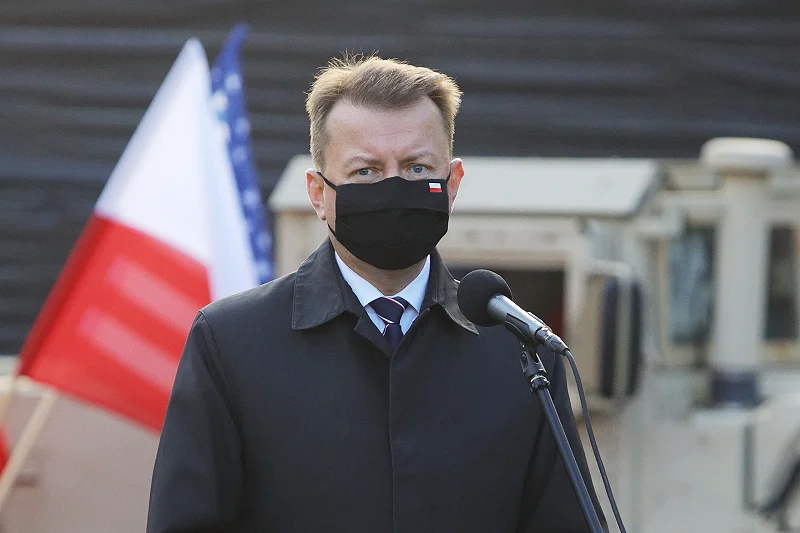 Mariusz Błaszczak uczestniczył w szczycie unijnych ministrów obrony, którzy dyskutowali między innymi o PESCO, czyli mechanizmie wzmocnionej współpracy wojskowej państw członkowskich Unii Europejskiej. Mariusz Błaszczak uczestniczył w szczycie unijnych ministrów obrony, którzy dyskutowali między innymi o PESCO, czyli mechanizmie wzmocnionej współpracy wojskowej państw członkowskich Unii Europejskiej