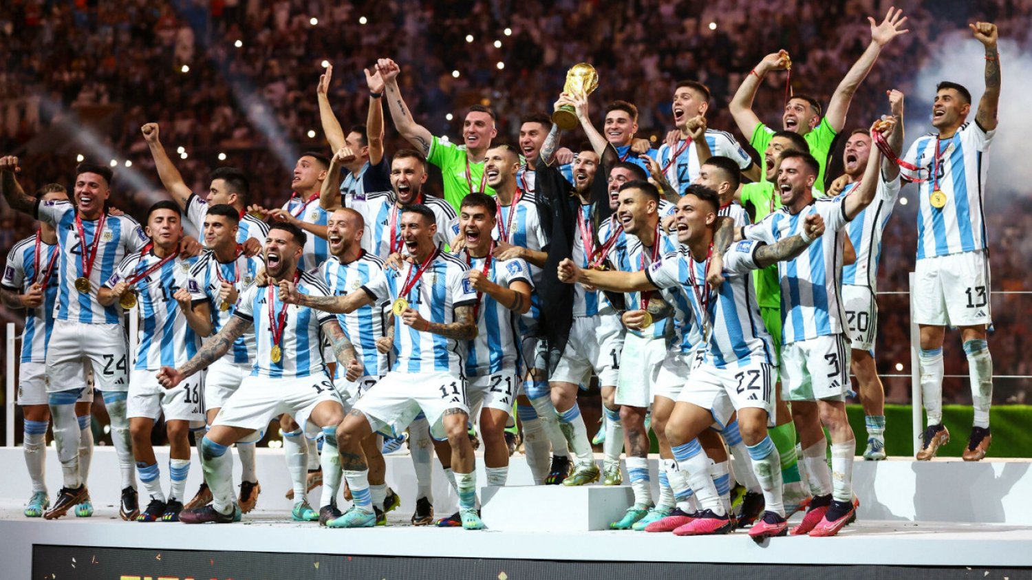 Argentyna sięgnęła po mistrzostwo świata, wygrywając pasjonujący finał mundialu w Katarze z Francją.