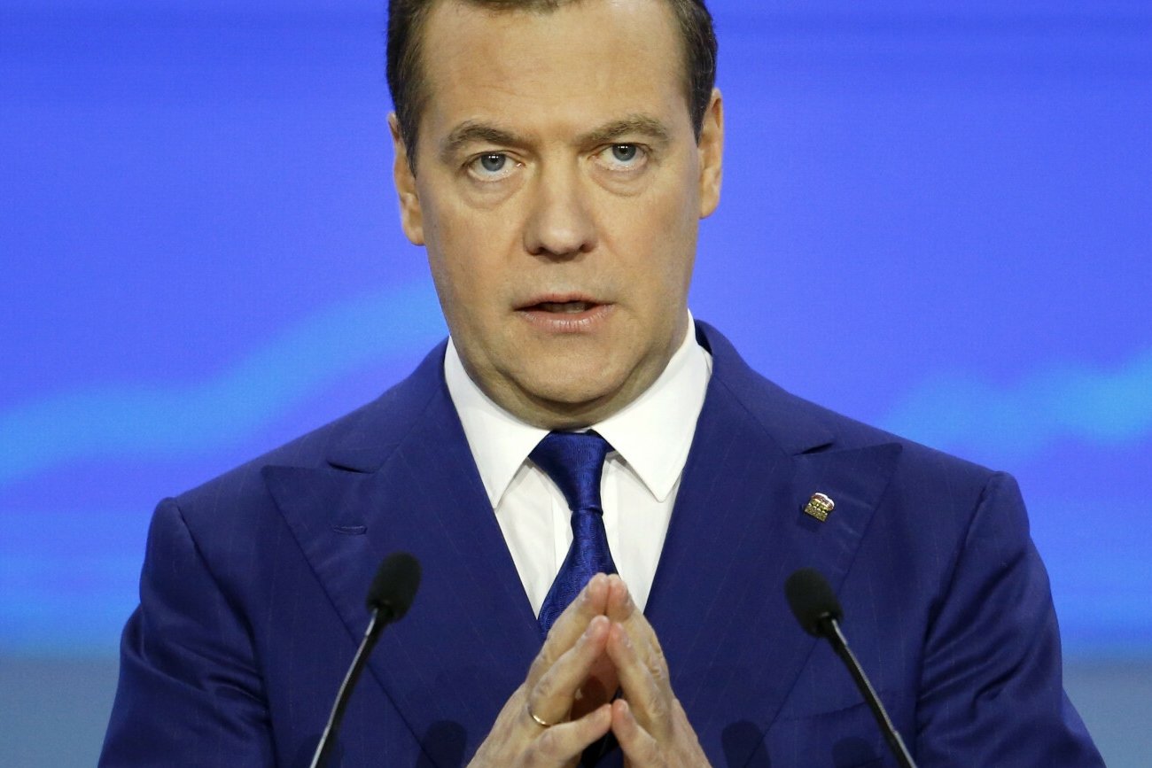 Miedwiediew ponownie grozi NATO trzecią wojną światową