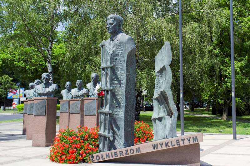 Łukasz Ciepliński oraz sześciu członków IV Zarządu Głównego Zrzeszenia "Wolność i Niezawisłość" zostali zamordowani przez komunistów 1 marca 1951 roku.