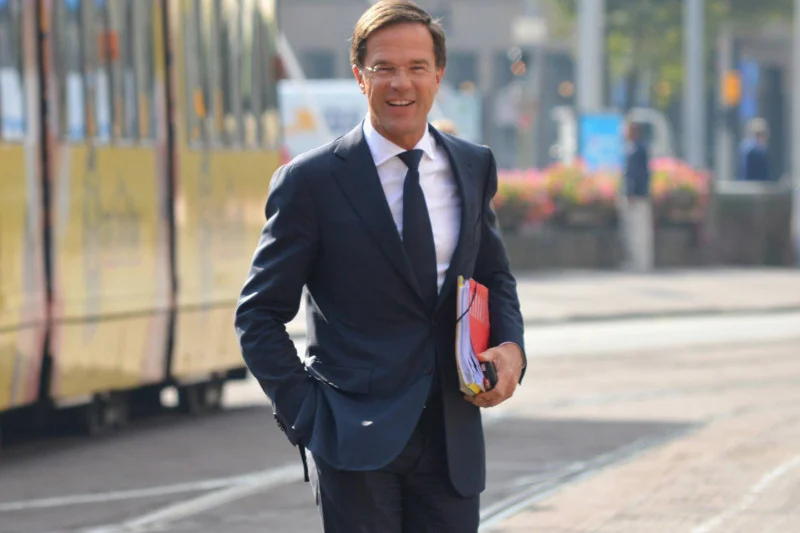 "Frans, możesz liczyć na Holandię tam, gdzie praworządność jest ważna" – powiedział do szefa KE premier Holandii Mark Rutte.