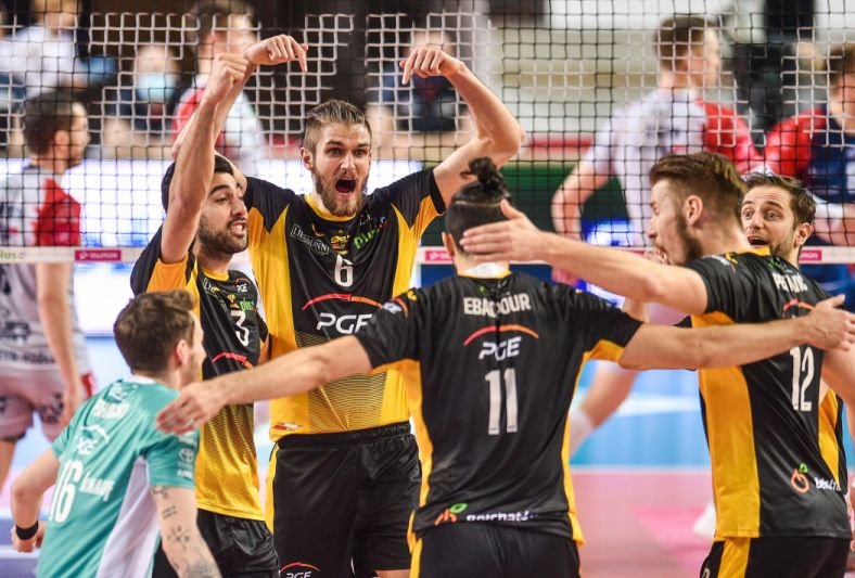 Taylor Sander (nr 3) wypadł z kadry PGE Skry Bełchatów do końca sezonu