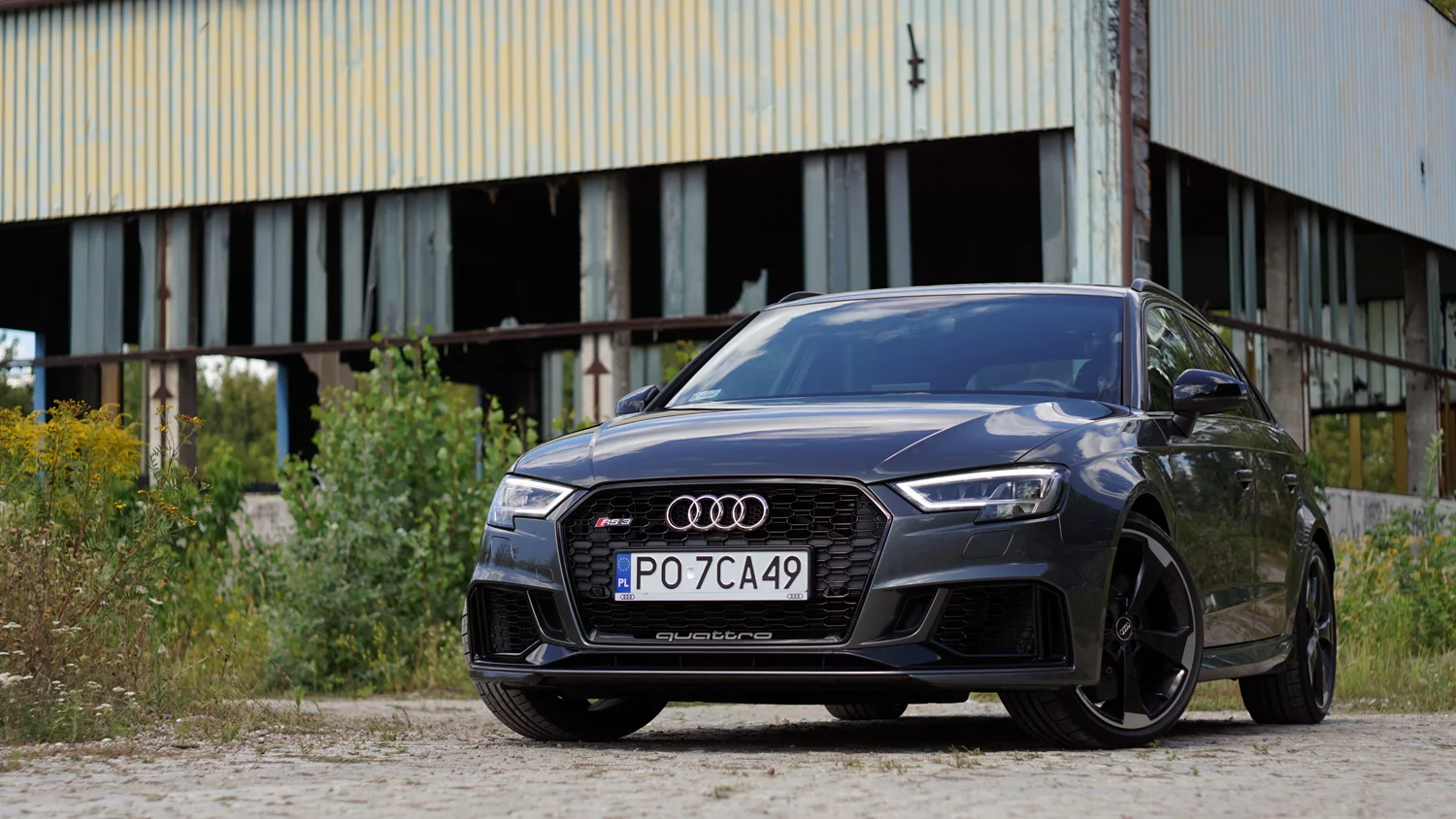 Audi RS3 to prawdopodobnie najbardziej szalony hatchback na rynku. Choć wcale tak nie wygląda.