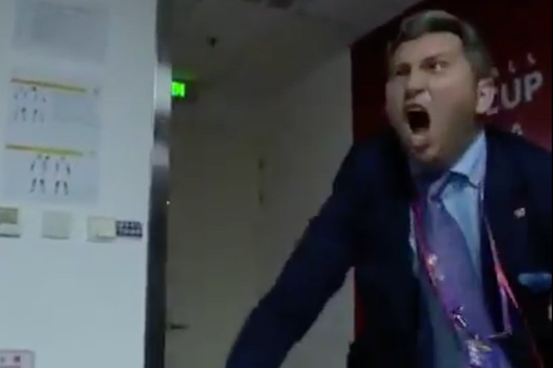 Prezes PZKosz po wygranej z Chinami nie zapanował nad emocjami.