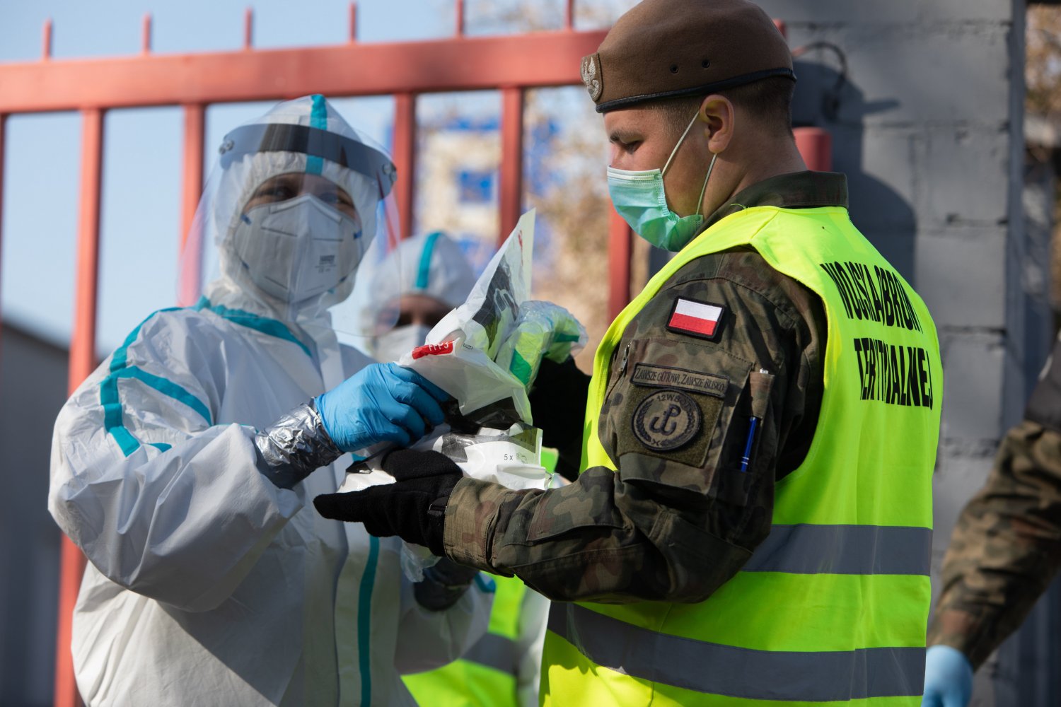 Koronawirus: repelent na komary w sprayu chroni przed COVID? [CITRIODIOL]