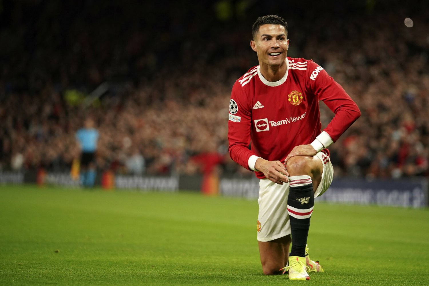 Cristiano Ronaldo zapewnił triumf Manchesterowi United w Lidze Mistrzów, a przy okazji pozycję lidera