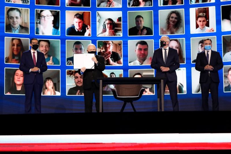 Mateusz Morawiecki, Jarosław Kaczyński, Jarosław Gowin i Zbigniew Ziobro zaprezentowali nowy Polski Ład.