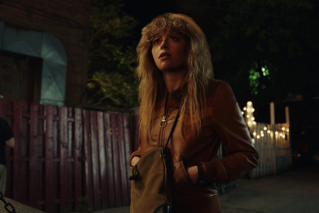 Poznajcie historię Charlie Cale, kobiety, którą natura obdarzyła... niesamowitym talentem wykrywania każdego celowego kłamstwa! To główna bohaterka "Poker Face", nowego serialu kryminalnego, który można obejrzeć na platformie SkyShowtime.