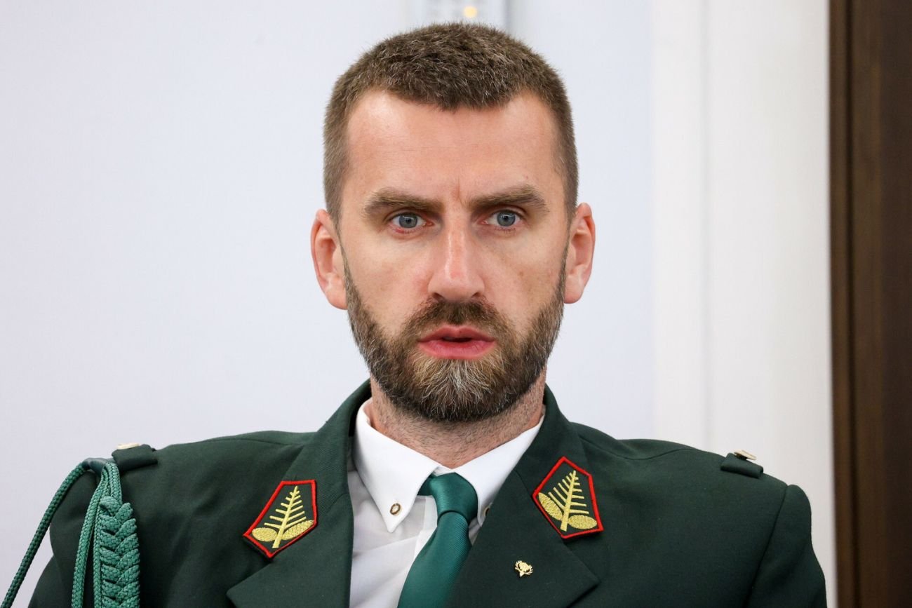 Jego udział w spocie Mentzena wywołał burzę. "Powiedziano, że było w porządku". Możdżonek o spocie wyborczym Mentzena. Nie żałuje swojego udziału.