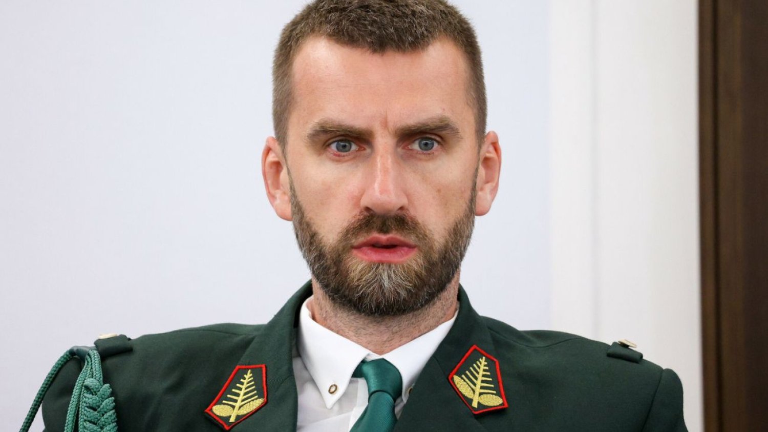 Jego udział w spocie Mentzena wywołał burzę. "Powiedziano, że było w porządku". Możdżonek o spocie wyborczym Mentzena. Nie żałuje swojego udziału.