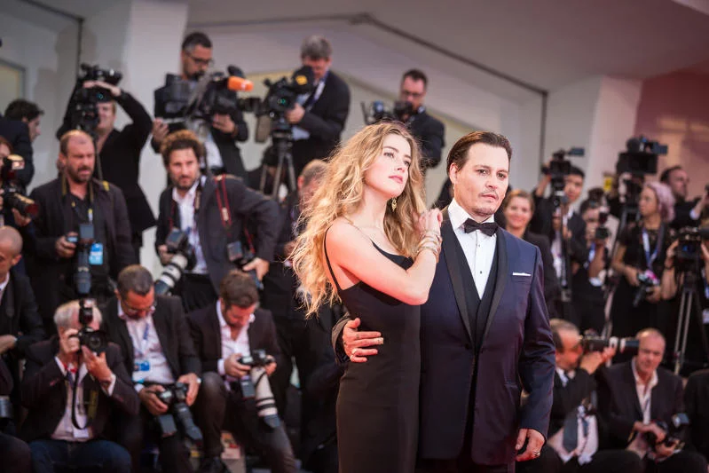 Johnny Depp z żoną Amber podczas festiwalu w Wenecji.