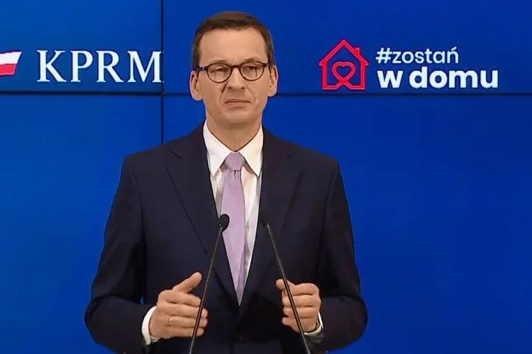 Rząd w okresie wielkanocnym może zamknąć m.in. duże sklepy i salony usługowe.