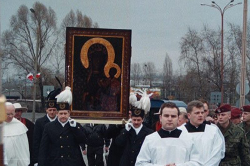 Po Polsce peregrynuje kopia obrazu Matki Boskiej Częstochowskiej
