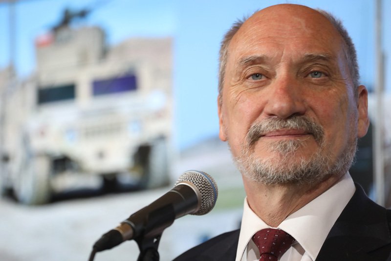 Antoni Macierewicz usuwa niepokornych wykładowców z WAT.