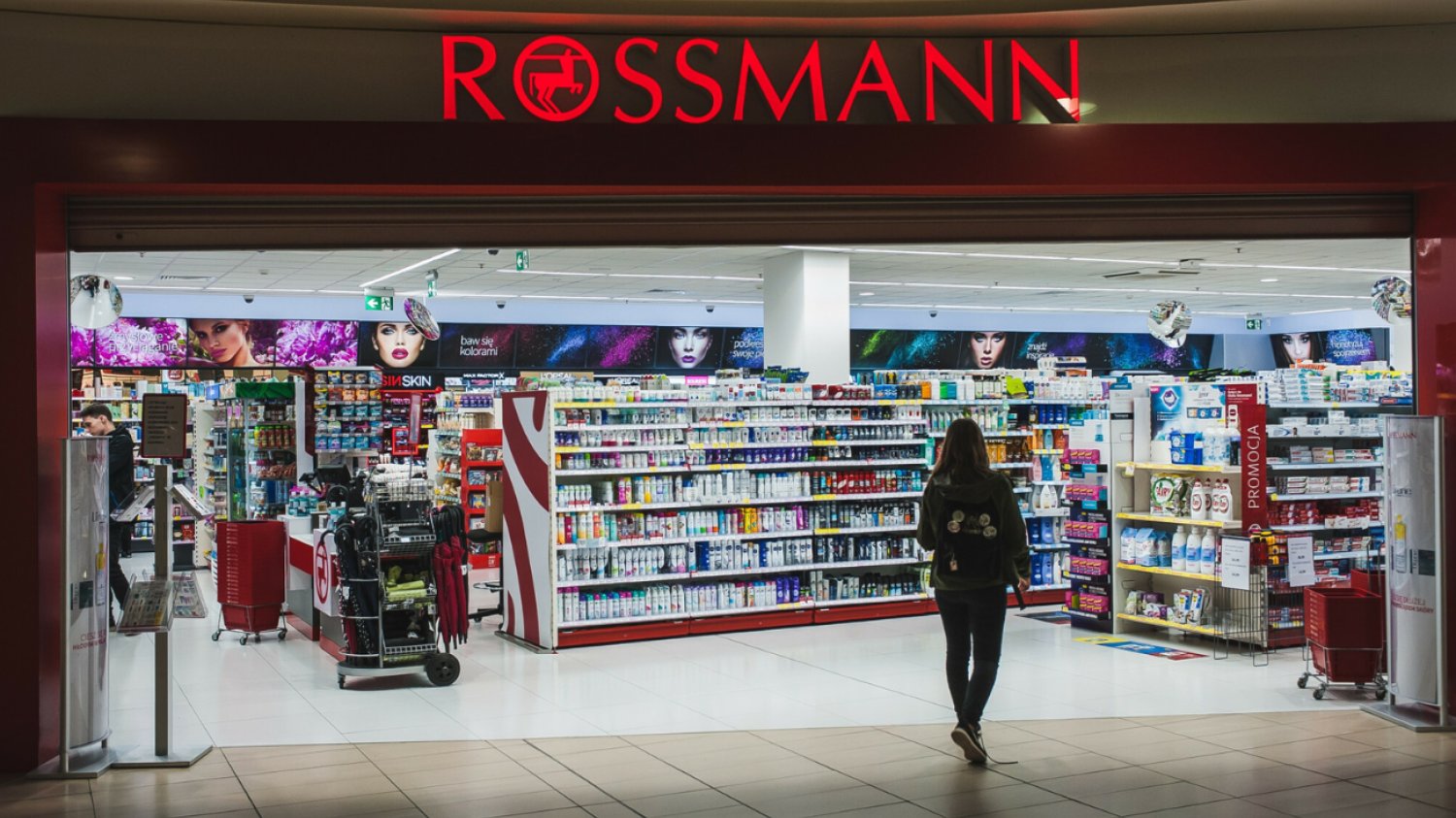 Rossmann – mleczko czekoladowe poprawia kolor skóry na lato.  Promocja