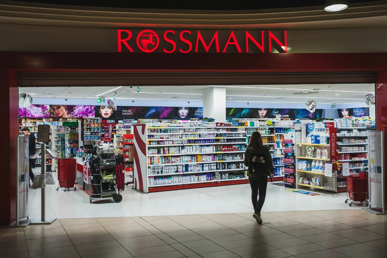 Rossmann – mleczko czekoladowe poprawia kolor skóry na lato.  Promocja