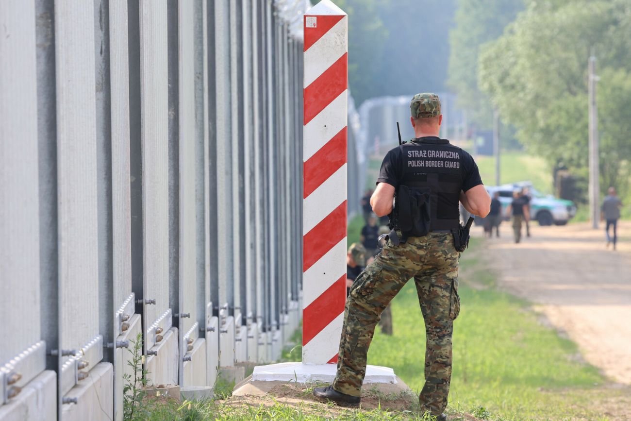 Straż Graniczna informuje o kolejnych migrantach, którzy nielegalnie przekraczają granice.