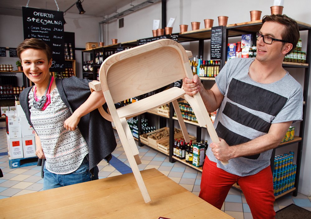 Gosia i Tomek Rygalik pokazują swój najnowszy projekt - krzesło Dumbo
