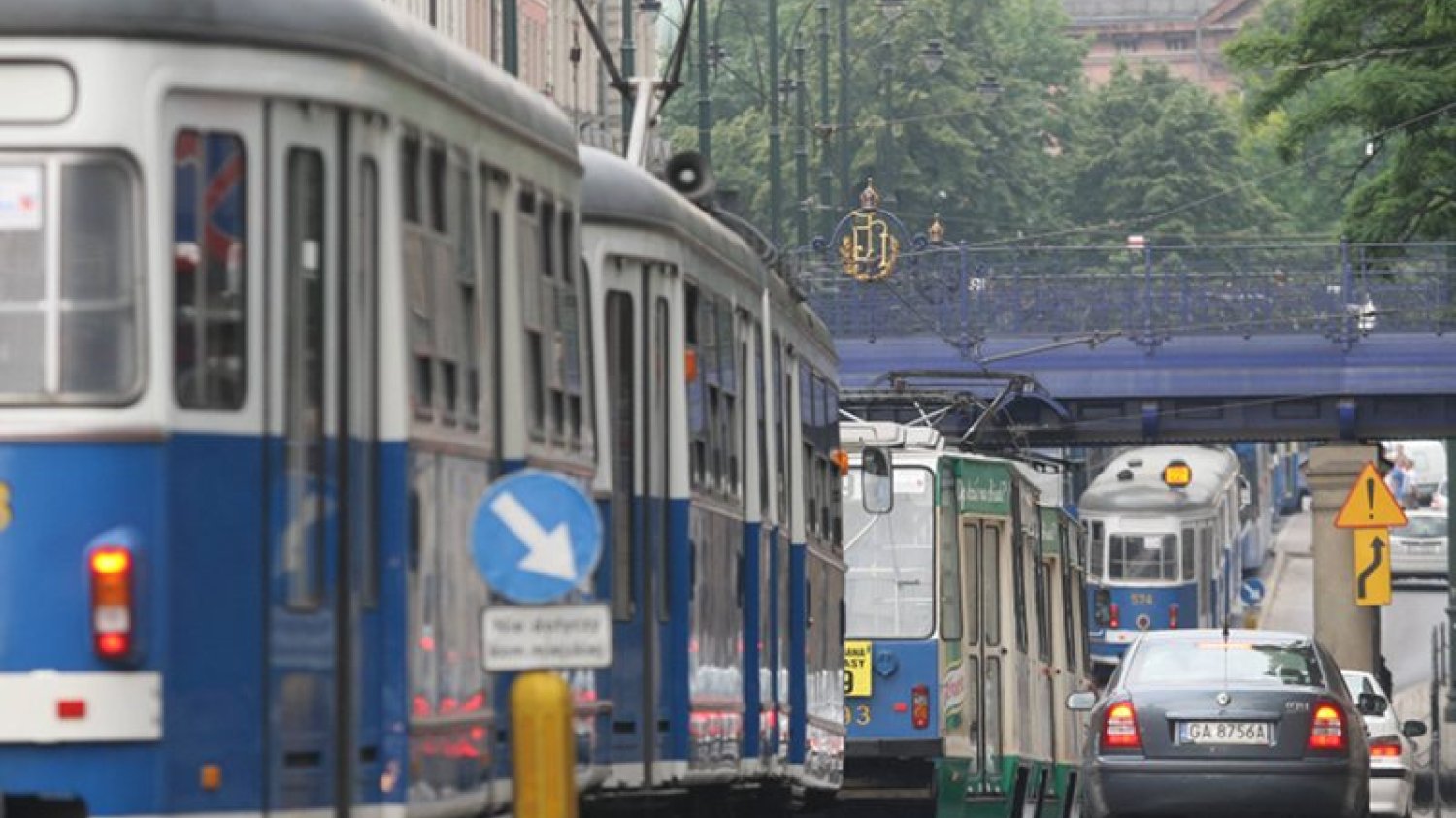 Chłopak spóźnił się na maturę z powodu zerwanej trakcji tramwajowej. Myśli o pozwaniu MPK