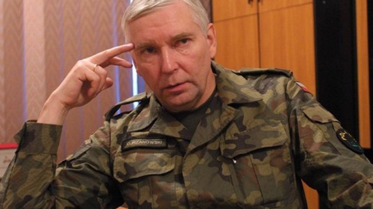 Generał Ojrzanowski punktuje niekompetencje władzy wobec armii. Jak wypadają rządy PiS?