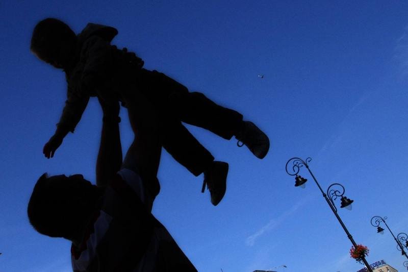 Czy wzór "miękkiego" mężczyzny, czyli partnera nastawionego na rodzinę, nie podoba się kobietom?