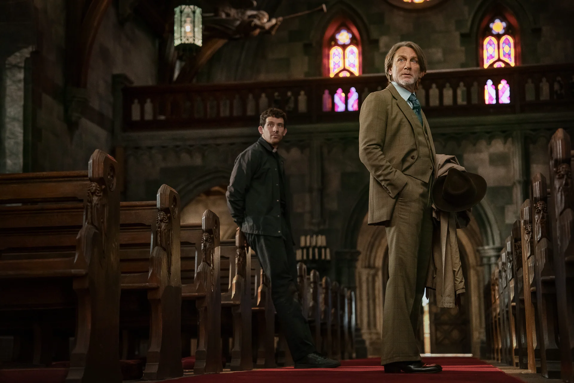 Josh O'Connor i Daniel Craig w filmie "Żywy czy martwy: Film z serii Na noże"