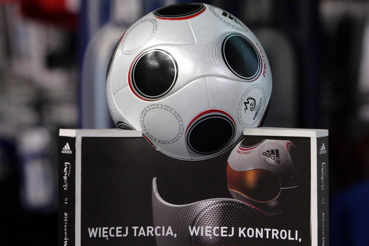 Adidas i Nike chcą zakazać swoim partnerom handlowania ich produktami na Allegro i w innych serwisach internetowych