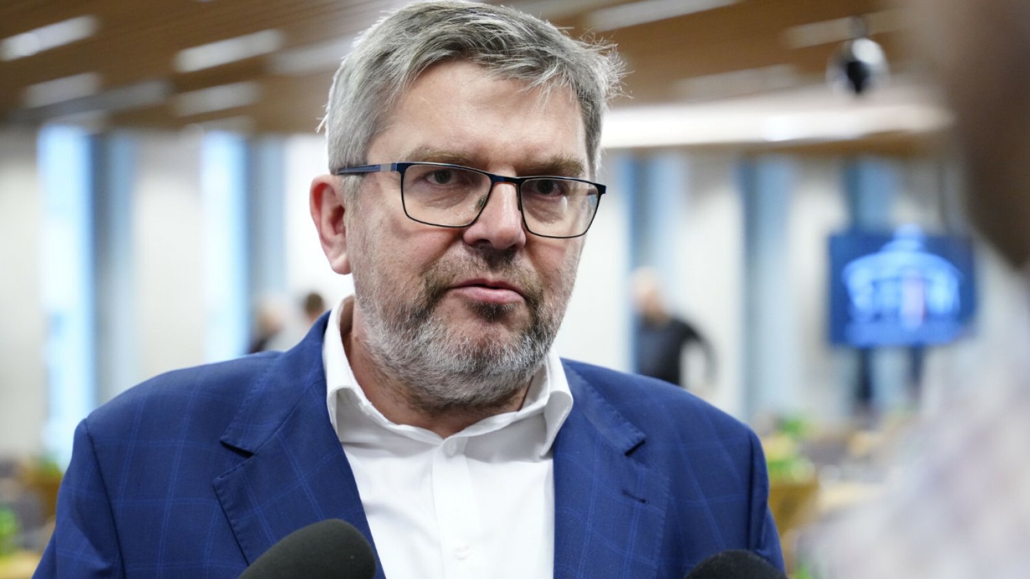 Urbaniak z KO kazał salutować policjantowi. Teraz powiedział, jak było