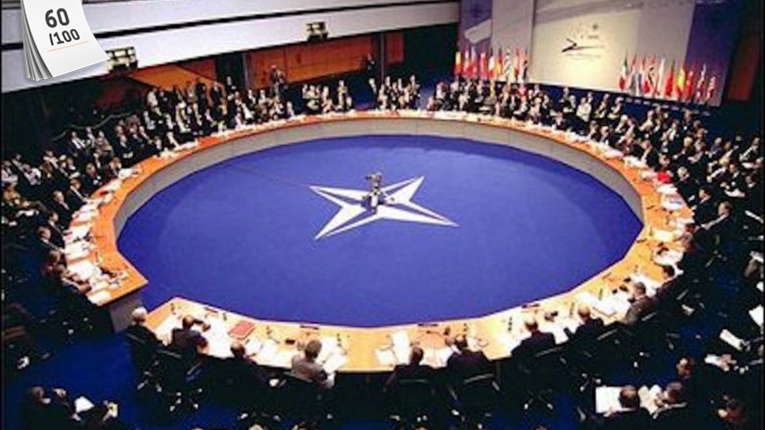 Polska flaga wisi przed kwaterą główną NATO w Brukseli od 1999 roku