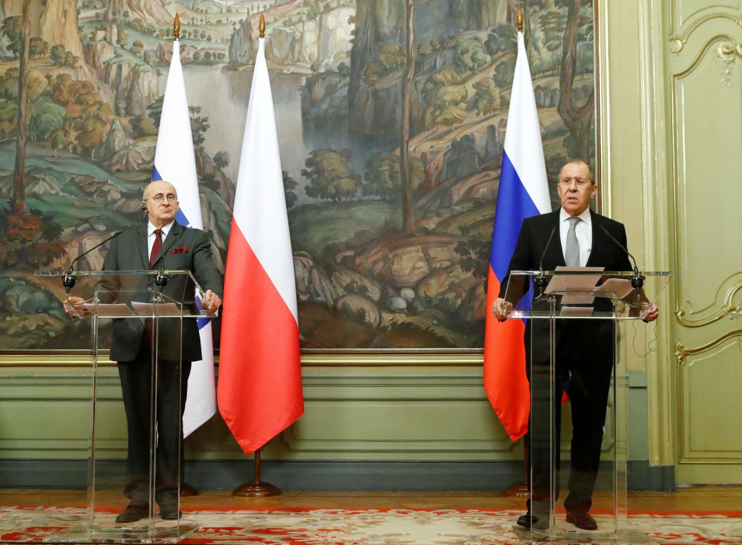 Rosyjski dziennikarz na konferencji Zbigniewa Raua i Siergieja Ławrowa dopytywał o rzekomą dyskryminację mediów z Rosji w Europie. Rosyjski dziennikarz na konferencji Zbigniewa Raua i Siergieja Ławrowa dopytywał o rzekomą dyskryminację mediów z Rosji w Europie