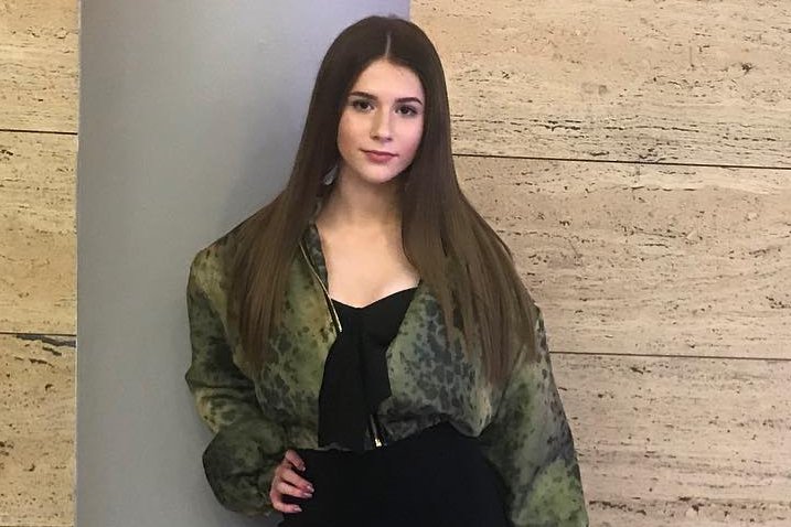 Roksana Węgiel jest niezwykle utalentowaną piosenkarką, ale jej muzyczny wizerunek jest dość szokujący