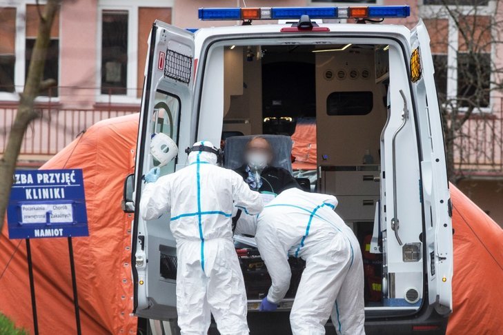 W Polsce rośnie liczba zakażonych