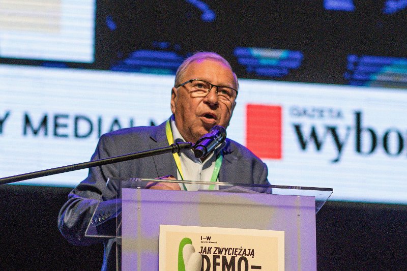 Według Jerzego Stuhra wyborcy PiS mszczą się za to, jak są traktowani.