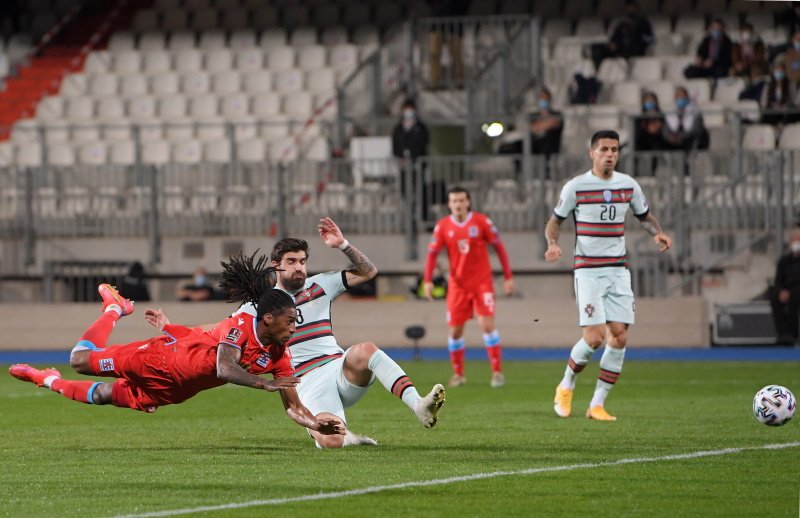 Luksemburg zaskoczył w pierwszej połowie mistrzów Europy z Portugalii