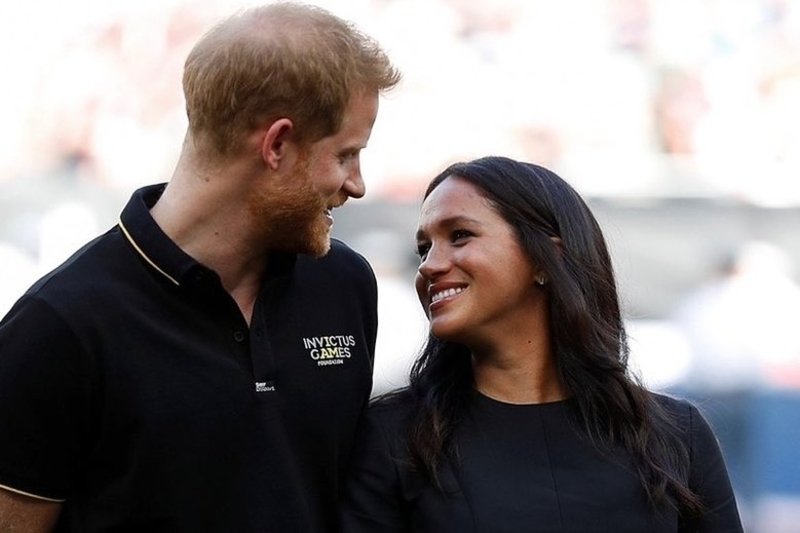 Książę i księżna Sussex łamią kolejne tradycje królewskie.