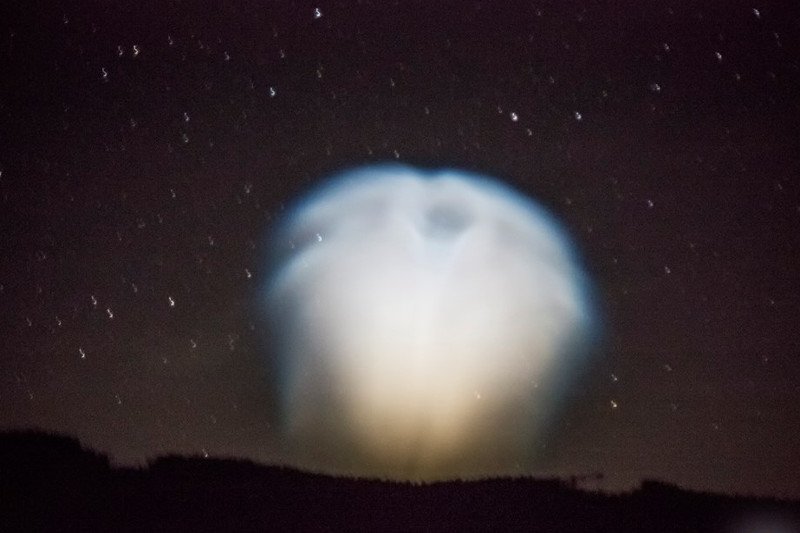 Ten nietypowy obłok zaobserwowany w kilku europejskich krajach to nie piękna anomalia pogodowa. Prawdopodobnie to test rosyjskiej rakiety balistycznej. I to niedaleko polskiej granicy.