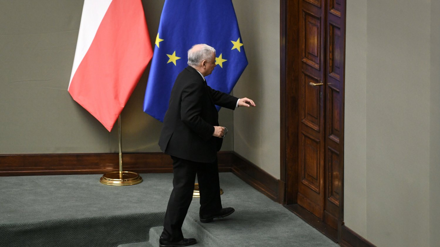 Jarosław Kaczyński i drzwi marszałkowskie w Sejmie