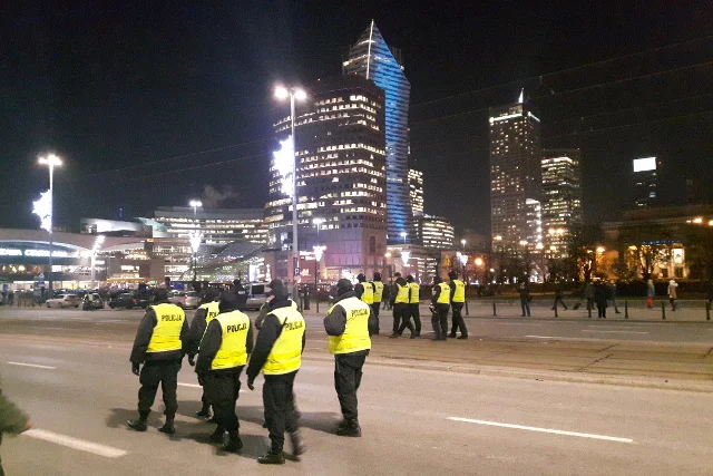 Manifestacje totalnie zablokowały przejazd przez centrum.