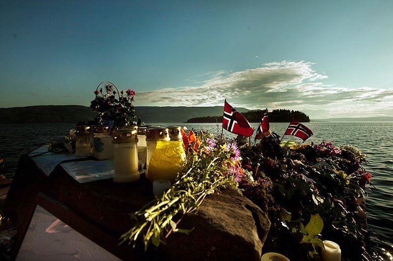 Chociaż od masakry na wyspie Utoia minęło równo 8 lat, to historia dwóch bohaterskich lesbijek nie jest znana np. w Polsce.