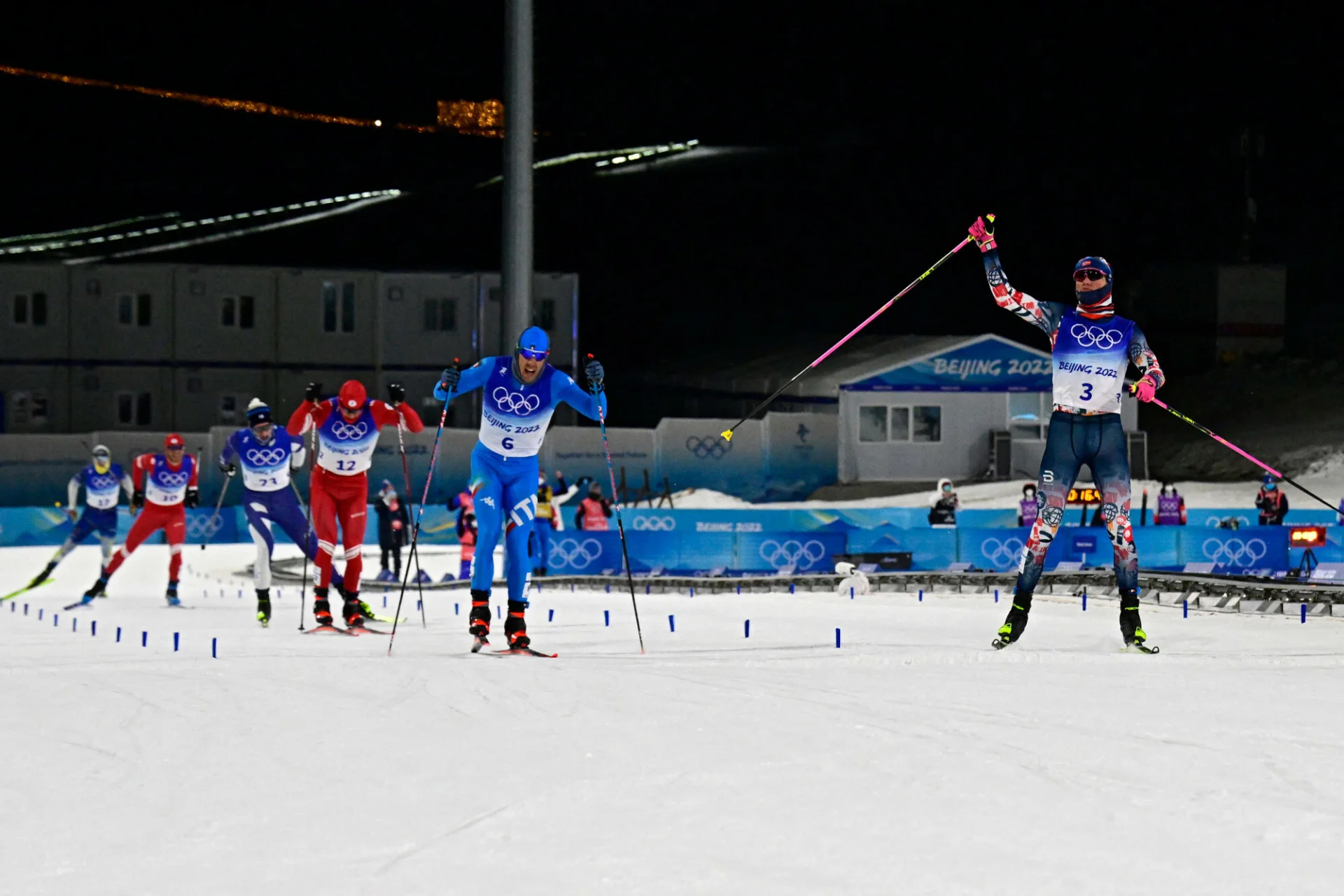 Johannes Klaebo pewnie triumfował na trasie sprintu, obronił złoty medal wywalczony przed czterema laty