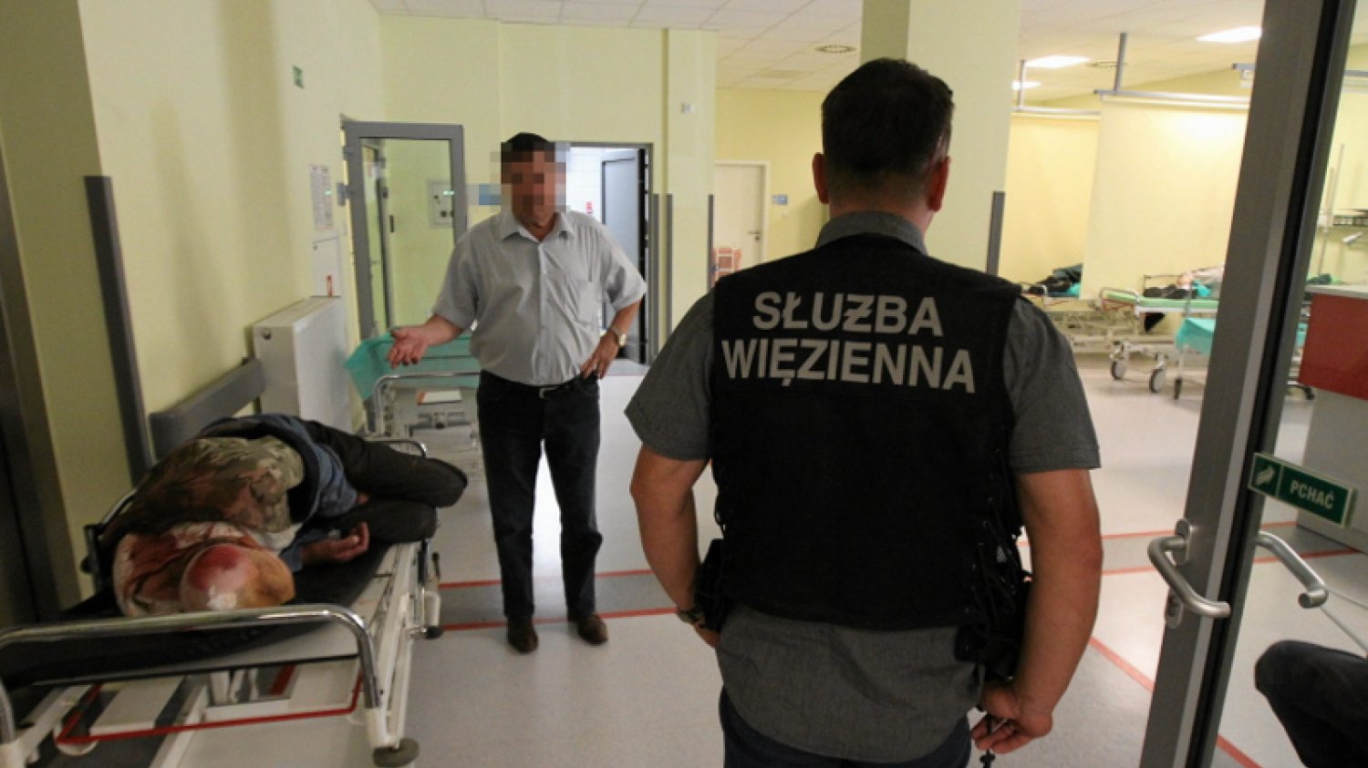 650 złotych brutto – taką podwyżkę od stycznia 2019 roku mają otrzymać również pracownicy Służby Więziennej. Ale pieniądze to tylko jeden z wielu problemów.