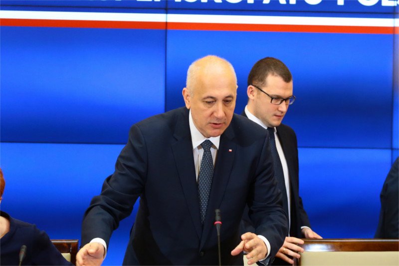 Minister Joachim Brudziński nie bardzo chce zabierać głos w sprawie nazistów i symboli "SS" 1 maja w Warszawie.