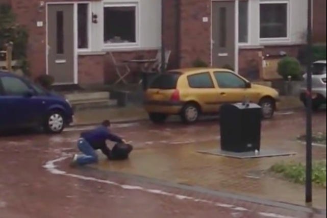 Lód pokonał mężczyznę.