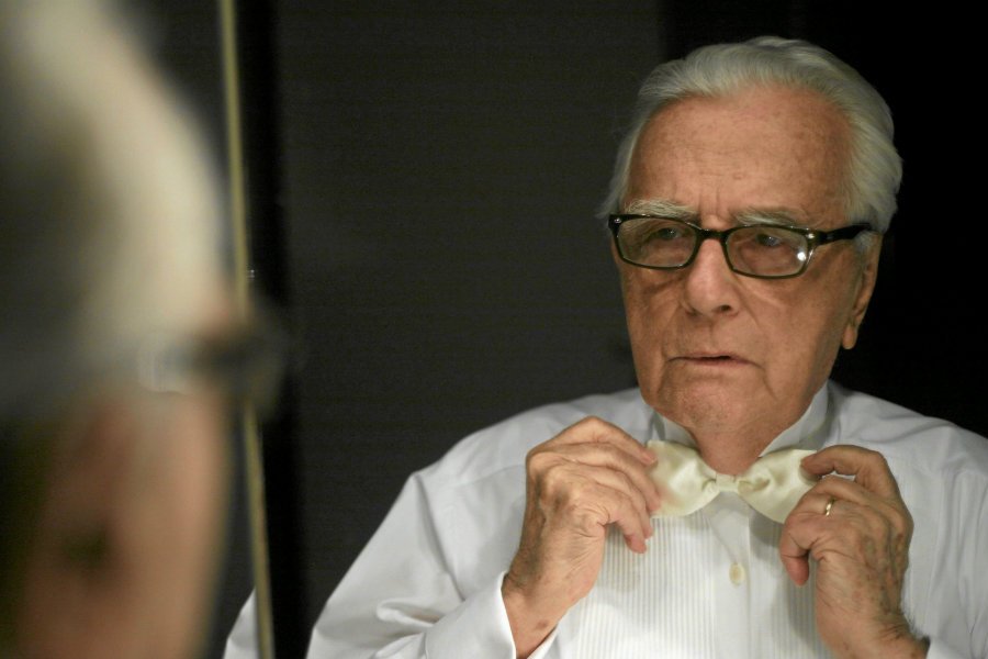 "Jutro będzie zemsta" to dzienniki Andrzej Łapickiego z lat 1984-2005.