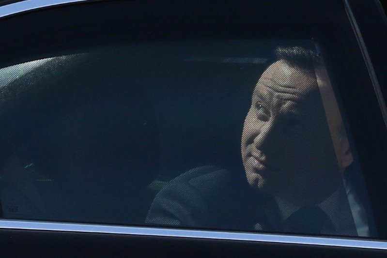 Andrzej Duda opuścił limuzynę, gdy ta utknęła w korku na S8.