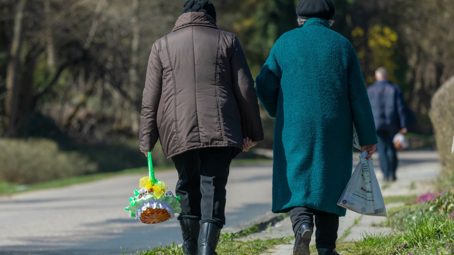 Prognoza pogody na Wielkanoc 2025. Synoptycy zapowiadają deszcz.